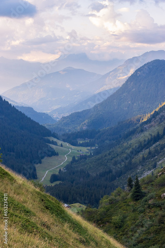 mountain valley in les contamines © KrisTheKris