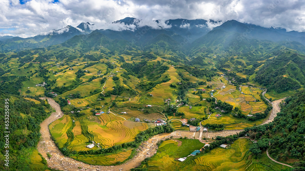 Aerial view of rice field or rice terraces , Sapa, Vietnam. Y Linh Ho village, Ta Van valley - obrazy, fototapety, plakaty 