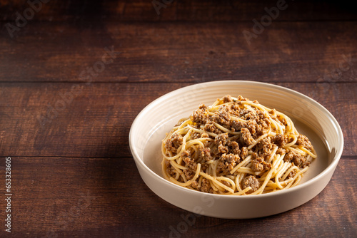 Spaghetti pasta with ground meat.