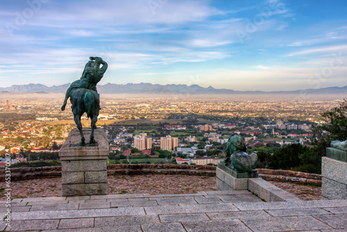 The Lions of Rhodes Memorial in Cape Town, overview over the city