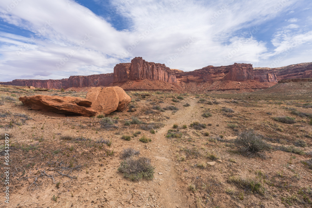 hiking the alcove spring trail, canyonlands national park, usa hiking the alcove spring trail, canyonlands national park, usa