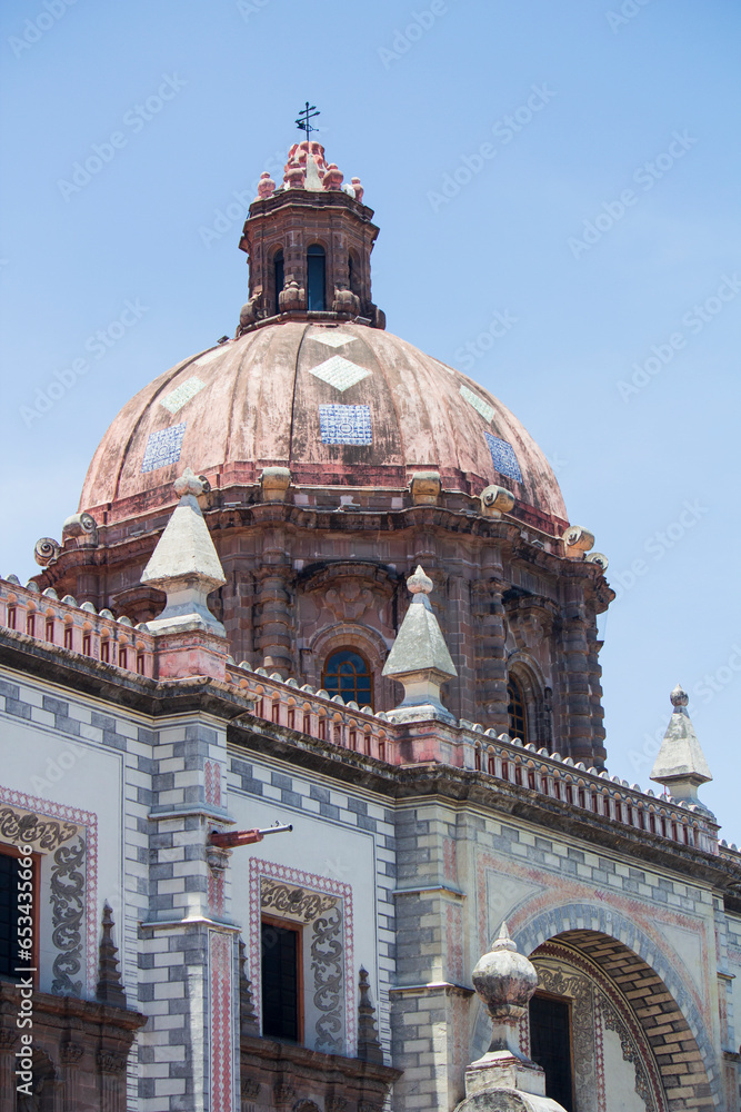 Templo de Santa Rosa de Viterbo construido a finales del s. XVII en Querétaro, México. Obra arquitectónica considerada un Claustro Barroco, es un maravilloso ejemplo del Barroco Colonial Mexicano.