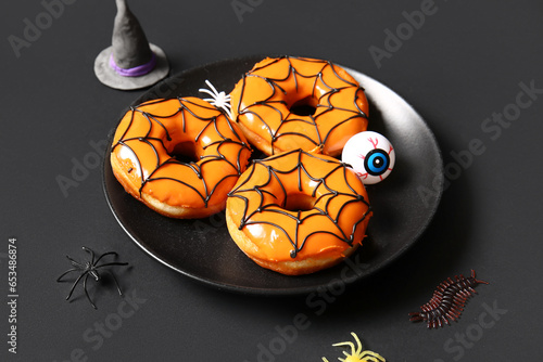 Halloween spiderweb donuts ...
