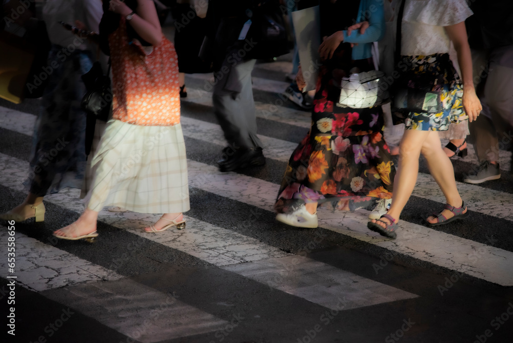 Obraz premium This is the moment at the Shibuya scramble crossing in Tokyo.