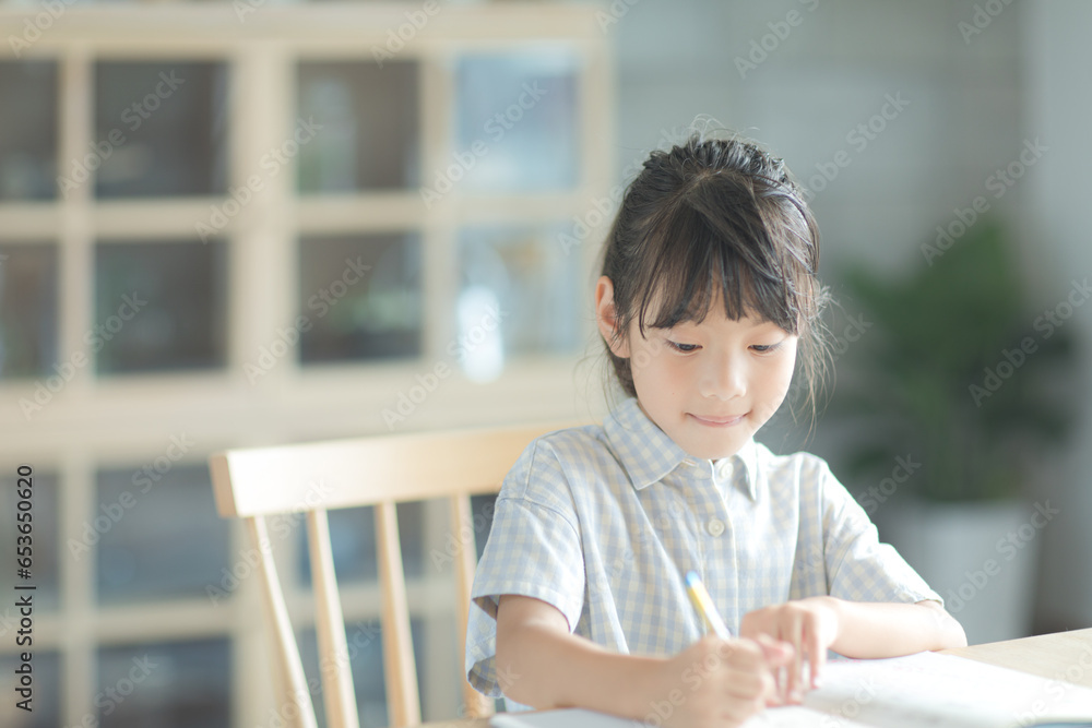 勉強する女の子 勉強する女の子