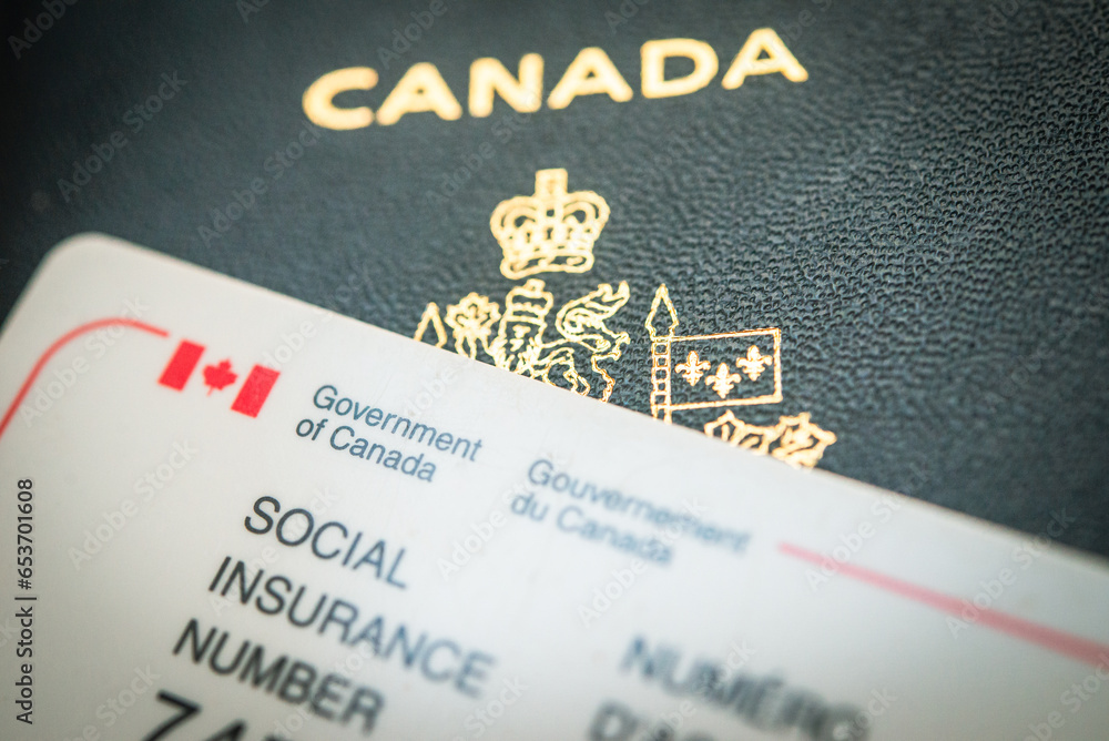 Kanadyjski paszport i ubezpieczenie spoleczne. Social Insurance Number.  Obywatel kanady. Obywatelstwo. Commonwealth.  - obrazy, fototapety, plakaty 