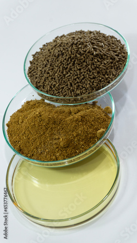 Shrimp and fish food, pellet type, health supplement used to mix in essential oil food. food additives. various of aquatic animal feed products