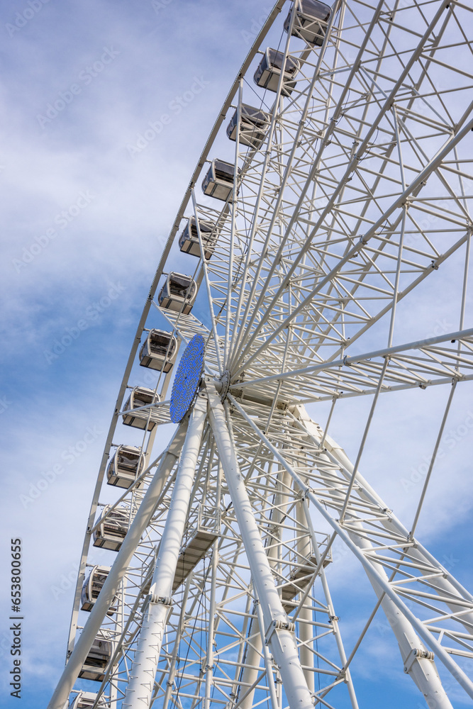 Norfolk, cantilevered observation wheel