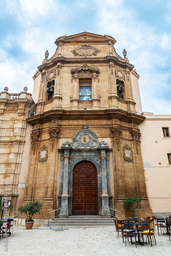 Obraz premium Porta Garibaldi in Marsala, Sicily, Italy,