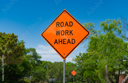 Φωτογραφία sign of road work ahead