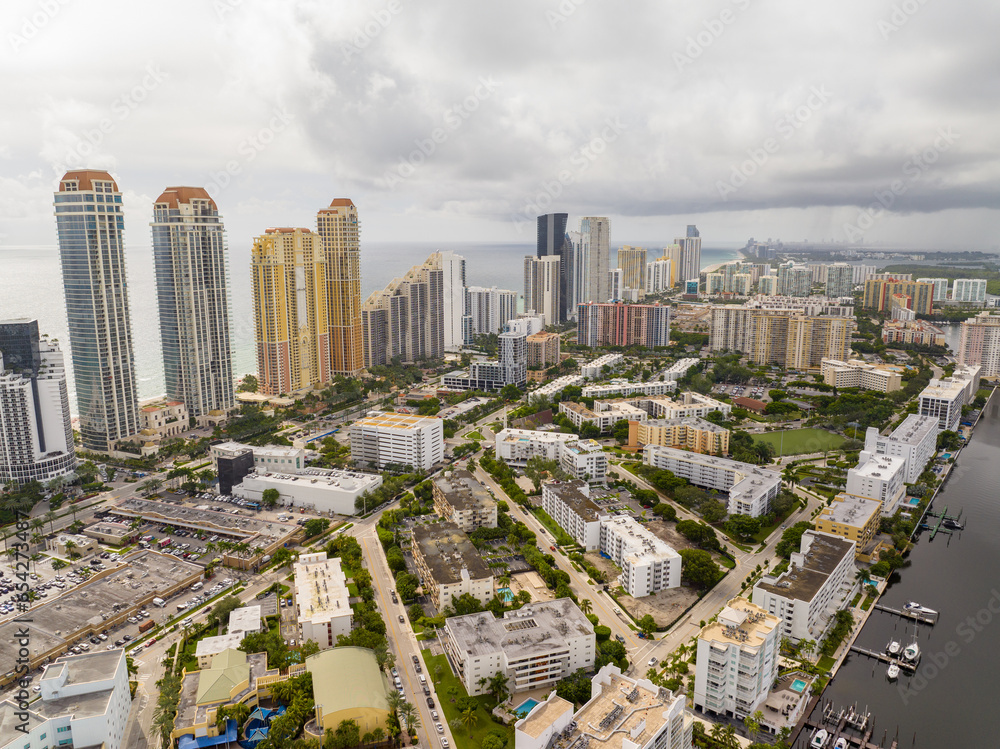 Naklejka premium Stock image Sunny Isles Beach Florida. City north of Miami Beach along the Atlantic Ocean