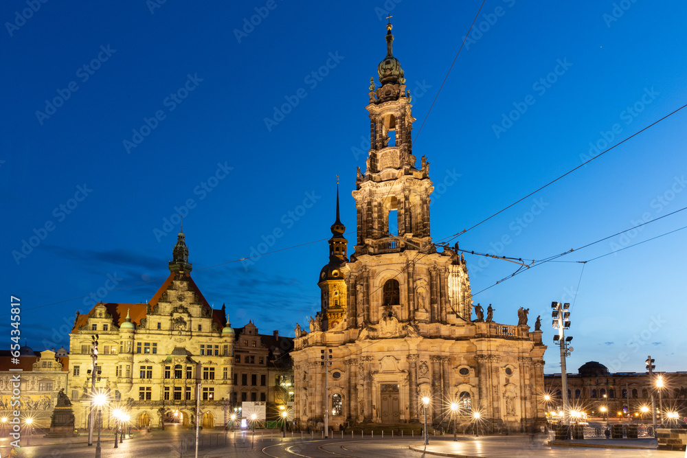 Dresden, Kirche der heiligen Dreifaltigkeit am Abend