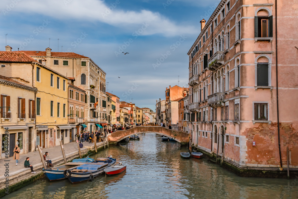 Venice Unveiled: A Journey Through Daylight and History