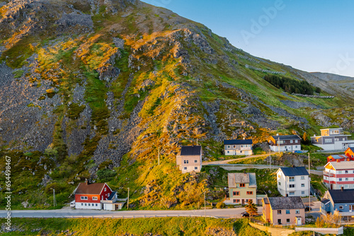 Honningsvåg ist eine Stadt in der norwegischen Kommune Nordkapp in der Provinz Troms og Finnmark, hier kann man die Mitternachtssonne genießen