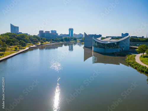Obraz na płótnie Sunny aerial view of the Exploration Place w salonie