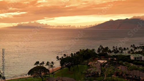 Maui Fancy High End Resort in Wailea over Ocean Fun and Sun at Sunset