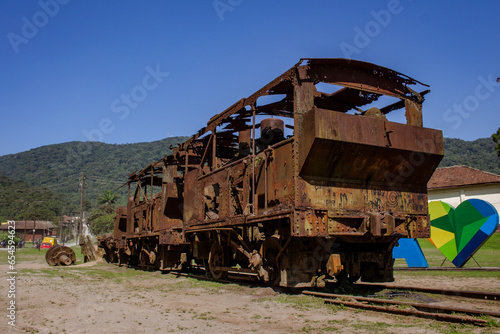 Trem enferrujado na vila de Paranapiacaba. Santo André. Brasil.