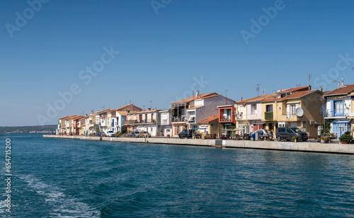 Vue sur le canal de Sète dans le département de l'Hérault en région Occitanie