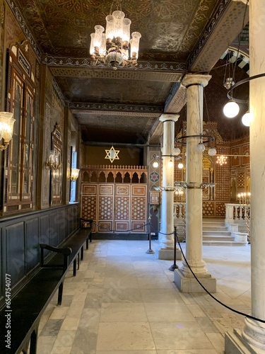 Canvas Print The Ben Ezra Synagogue sometimes referred to as the El-Geniza Synagogue or the Synagogue of the Levantines (al-Shamiyin), is situated in the Fustat part of Old Cairo, Egypt