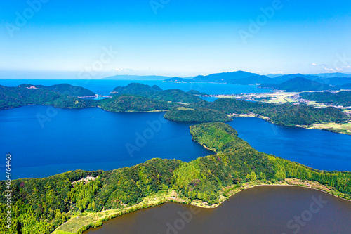 三方五湖（手前：三方湖、中央左：水月湖、中央右：菅湖）） （福井県若狭町）
