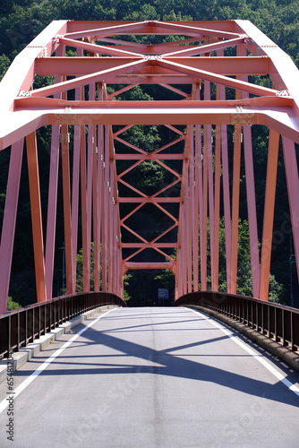 赤いトラスの橋　
