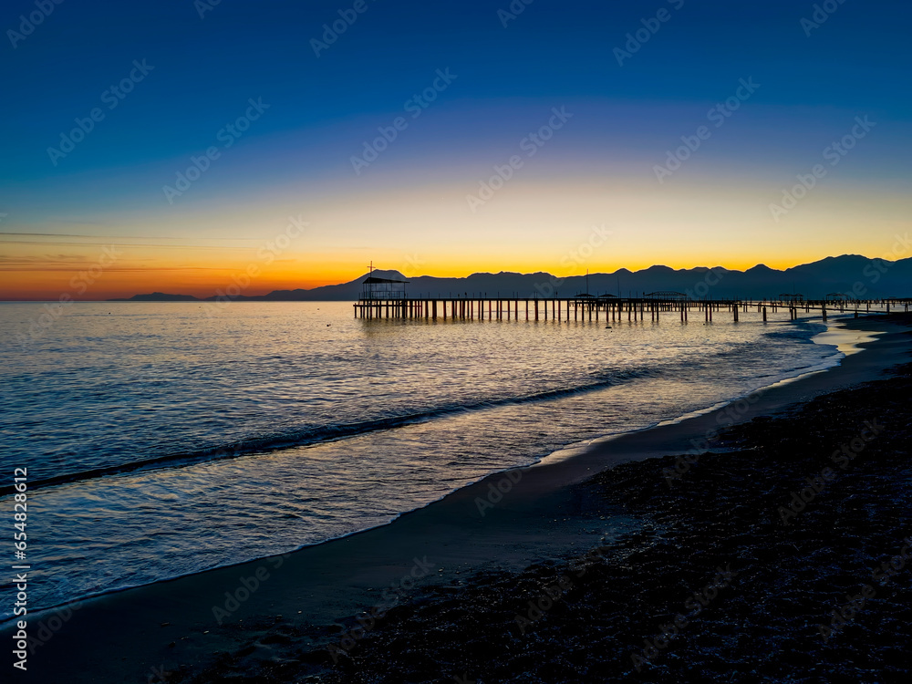 Sonnenuntergang am Lara Beach  Lara-Antalya, Türkei
