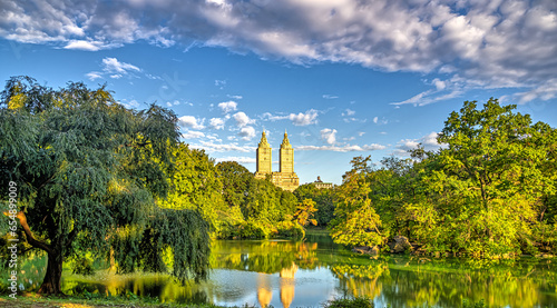 Obraz na plátně Central Park, New York City at the lake