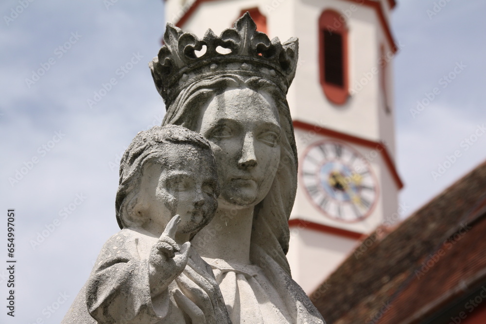 Marienstatue mit Jesus im Kloster Beuerberg Marienstatue mit Jesus im Kloster Beuerberg
