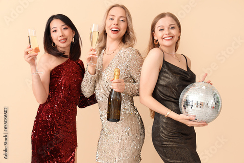Three diverse young women i...