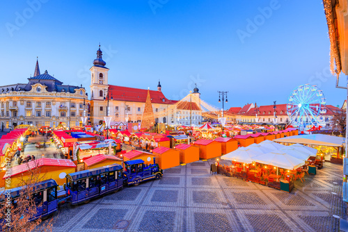 Obraz na płótnie Sibiu, Romania. Christmas Market winter tale, famous winter fair in Transylvania. w salonie