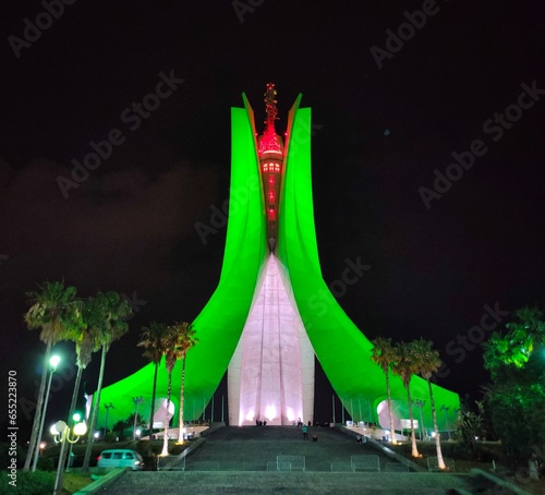 Konstfotografi View on Algiers martyrs memorial by night (mémorial des martyrs - Makam E'chahid