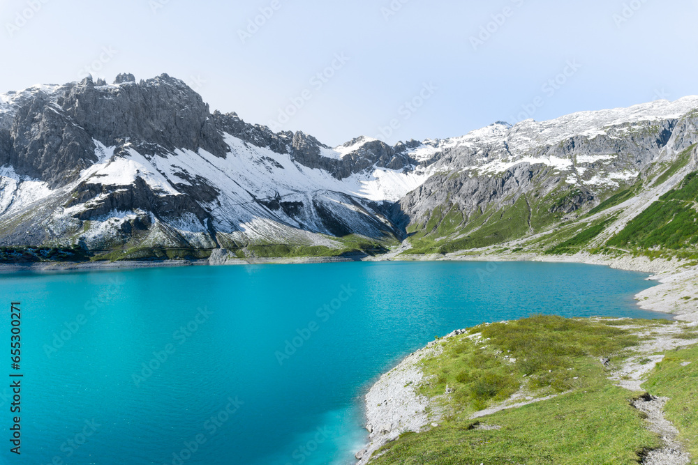 Lünersee Berglandschaft mit türkisem Bergsee in den Alpen im Vorarlberg Österreich Europa - obrazy, fototapety, plakaty 