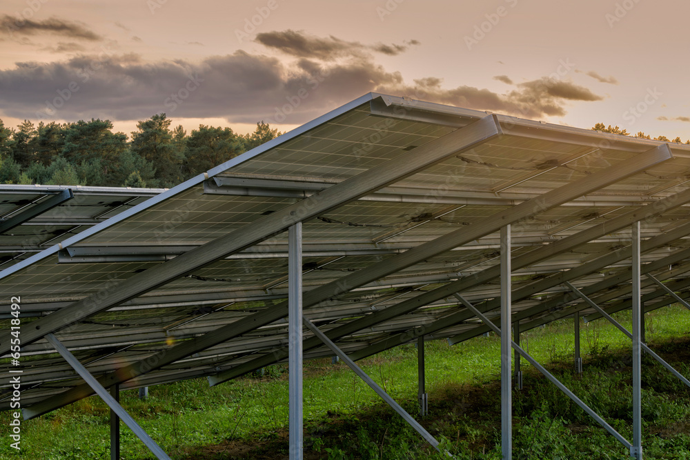Obraz premium Aufständerung von Solarpanelen