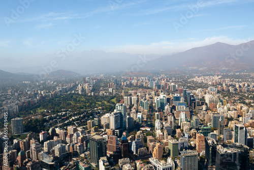 área financeira  e os prédios da cidade de Santiago capital do Chile photo