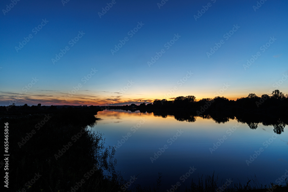Fototapeta premium Schulensmeer during the blue hour