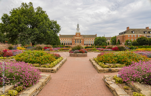 Wallpaper Mural Overcast view of the Edmon Low Library of Oklahoma State University Torontodigital.ca