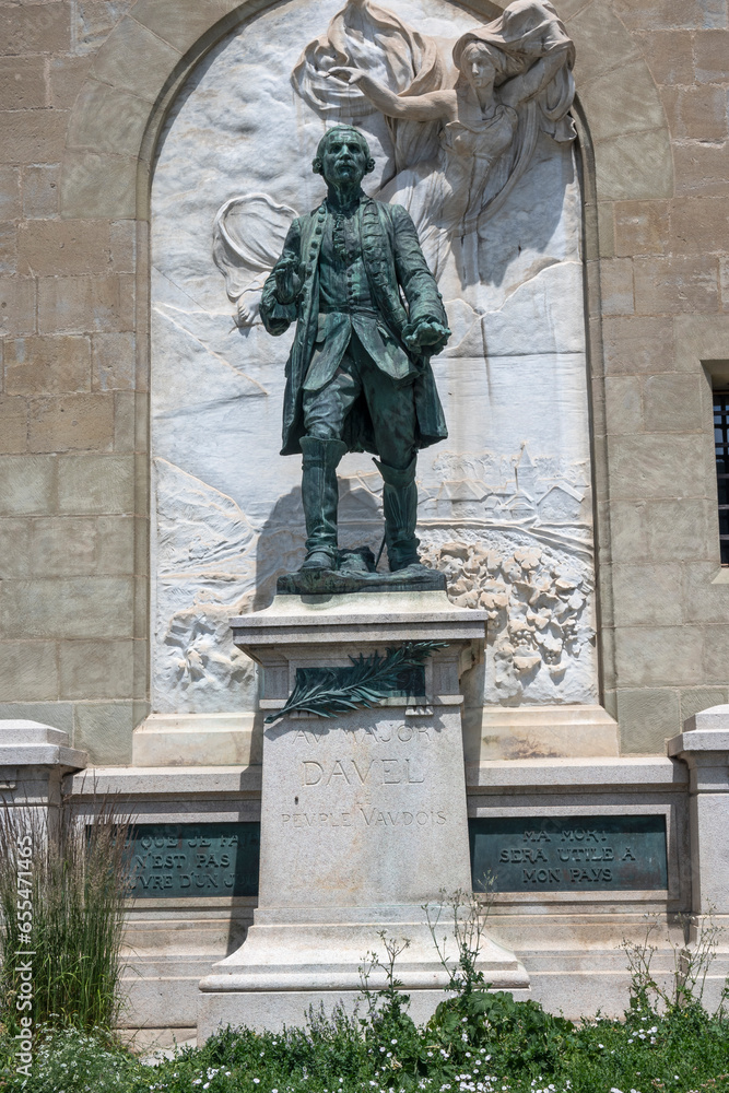 Naklejka premium Panorama of old town of city of Lausanne, Switzerland