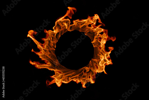 回転する炎の輪の3Dイラスト