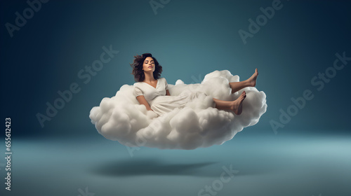 femme qui dort sur un nuage qui flotte dans les airs