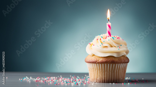 birthday cupcake with candle © Marvin