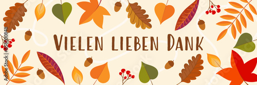 Vielen lieben Dank - Schriftzug in deutscher Sprache. Herbstliche Dankeskarte mit Blättern, Eicheln und Beeren.