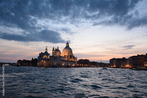Vista al tramonto della laguna di Venezia