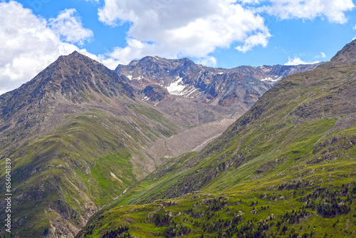 Die Ötztaler Alpen in Tirol, Österreich photo