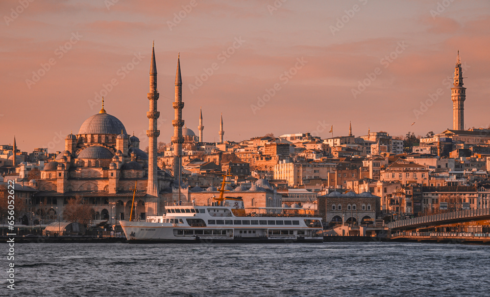 Fototapeta premium Sunrise in Istanbul