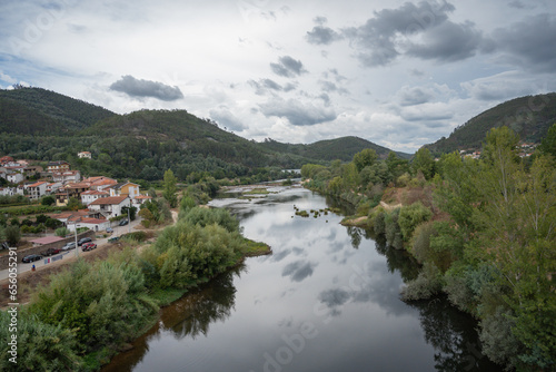 Paisagem da região de Penacova, distrito de Coimbra, Portugal