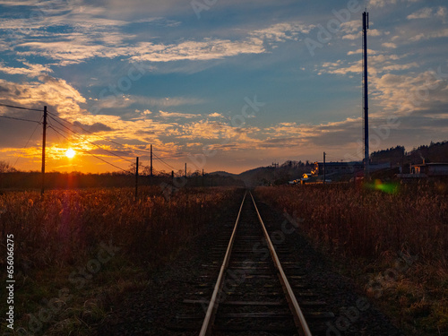 道東で写した線路と夕陽（北海道）