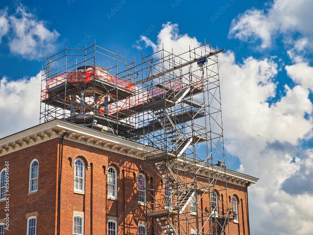 Restoration of the Copola or Belvedere on top of the Historical City Hall in Circleville Ohio 2023 - obrazy, fototapety, plakaty 