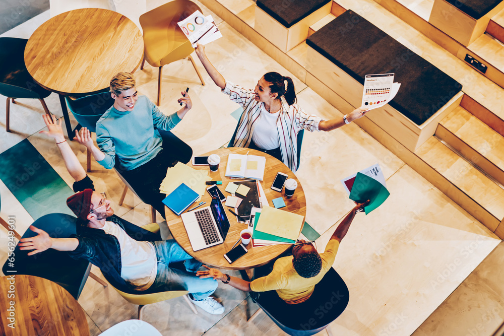© BullRun - happy multiracial group of employees enjoying successful productive job © BullRun - happy multiracial group of employees enjoying successful productive job
