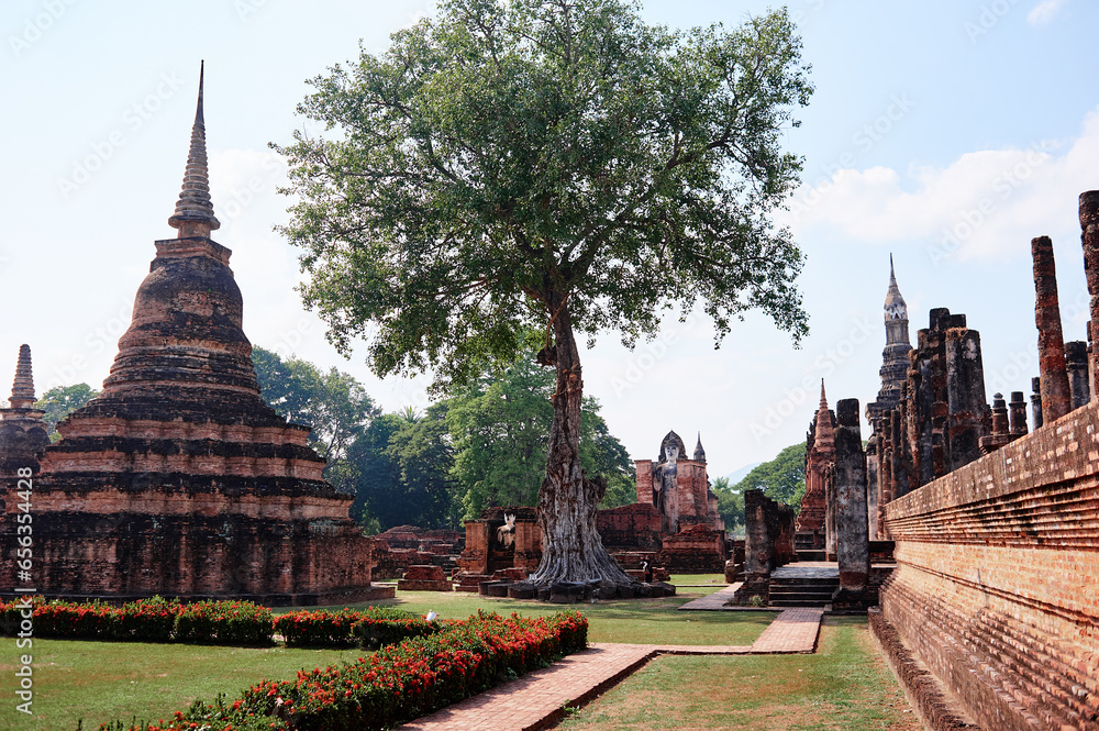 Fototapeta premium Sukhothai, Pagoda at One of the famous temple in Sukhothai,Temple in Sukhothai Historical Park, Sukhothai Province,Thailand. UNESCO world heritage