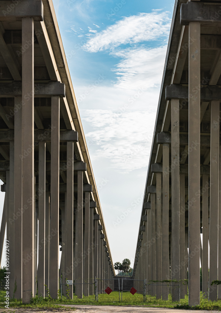 Fototapeta premium Twin Bridges